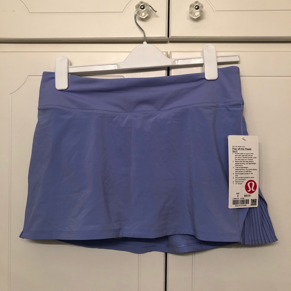 Size 8 lululemon skort